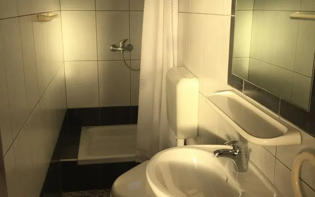 Apartment Đurđa - close to the sea A2 Pirovac, Riviera Sibenik