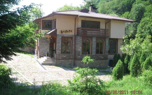 Hotel Fedora вид на фасад