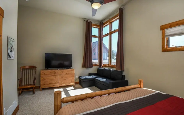 Glacier Paradise 5 Bedroom Townhome