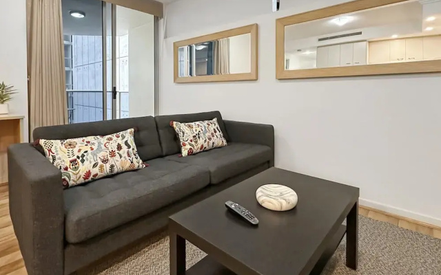 2-bed City Apartment With Gym