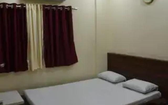 Yashraj Lodge