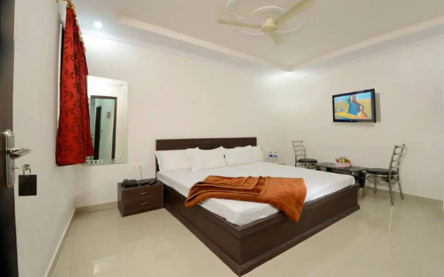 Hotel Raj Paradise by OYO Rooms
