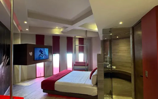 Hot Elite | Love Hotel | Solo Adultos