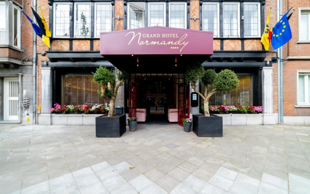 hotelImage