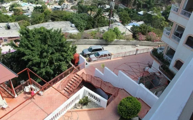 Villa Theodore