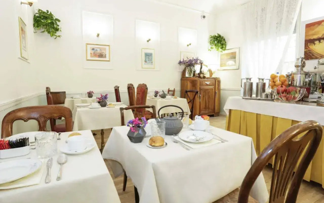 Angel Hotel