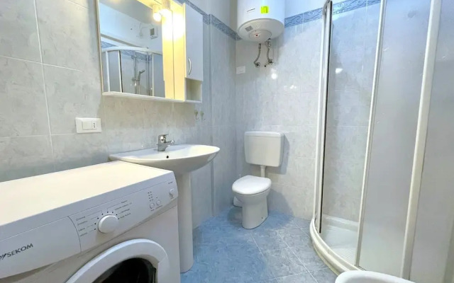 Apartment a Stone's Throw From the Beach