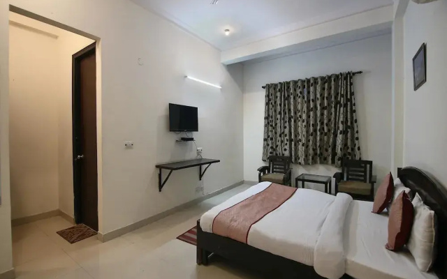 OYO 441 Hotel Mascot