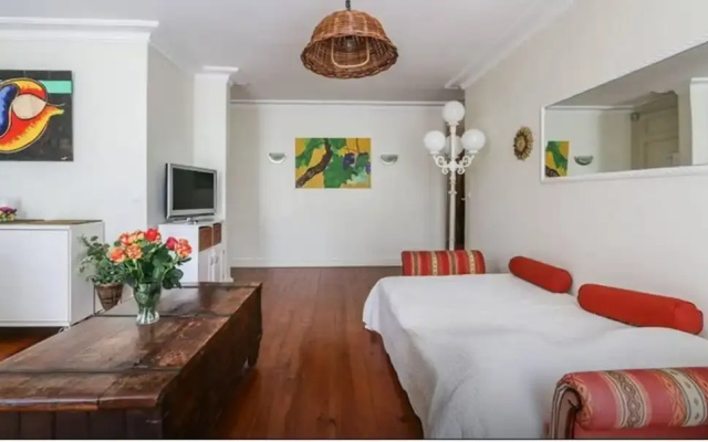 Provencal Style and Large 1 Bedroom