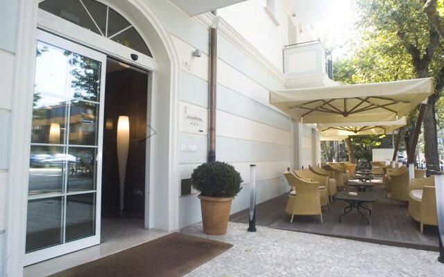 Hotel Accademia вид на фасад