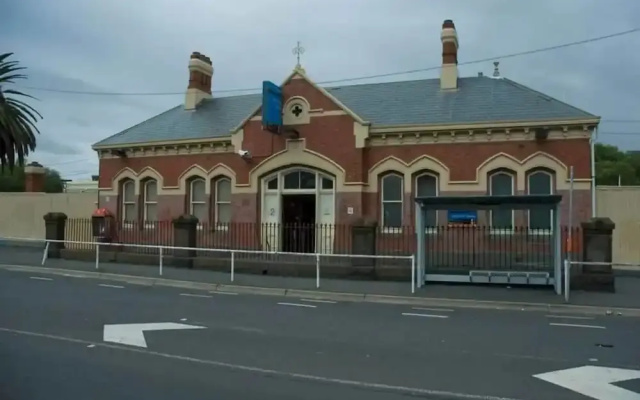 A Comfy & Cozy Apt in Clifton Hill, Free Parking