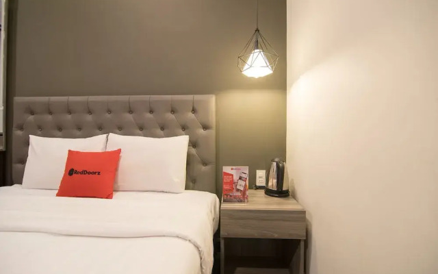 Reddoorz Plus Near Saigon Centre