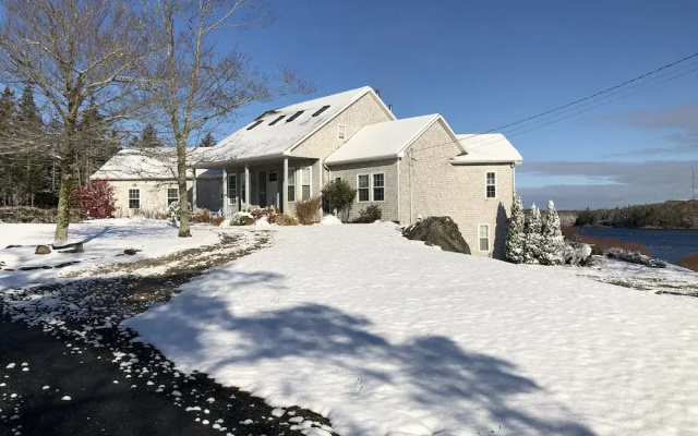 The Lake House Bed & Breakfast