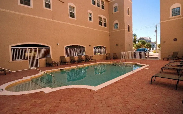 Universals White Cap Beachfront Apartments