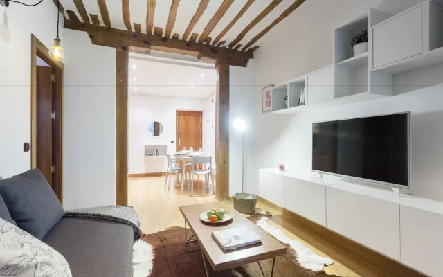 Fuencarral Apartments by Flatsweethome