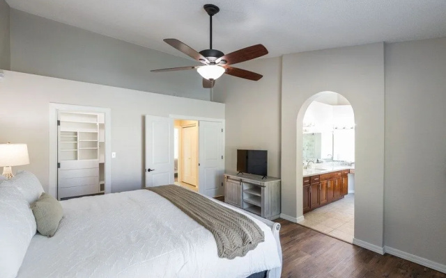 Scottsdale Friess 4 Bedroom Home by RedAwning