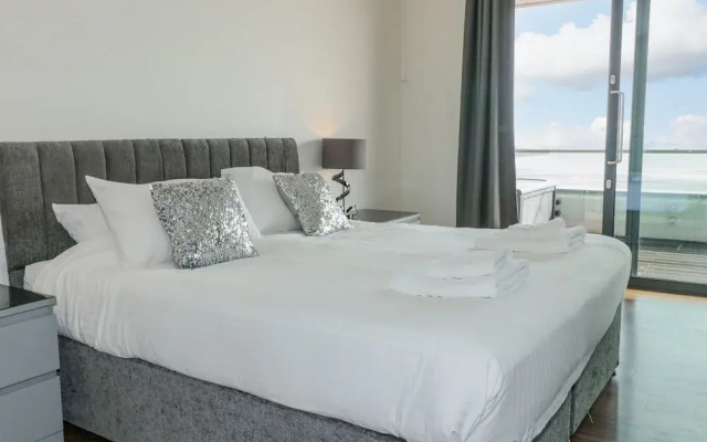 18 Abbey Sands
