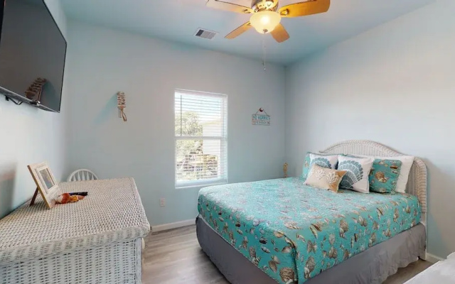 Warm Breezes 2 Bedroom Home