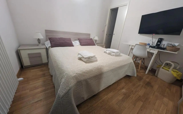 Irnerio 1471 Bologna Hld 34482