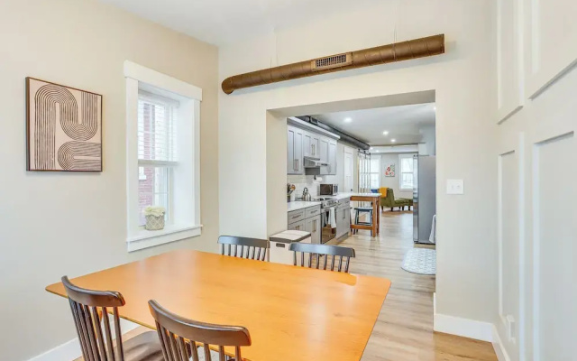 Family-friendly Townhome w/ Patio in Columbia!