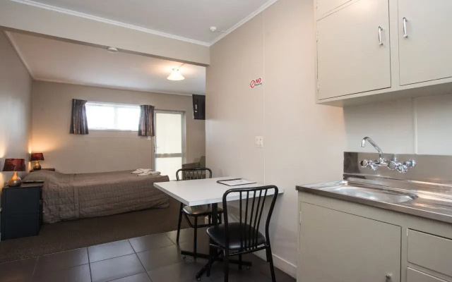 The Magpie-Hawkesbay Motel