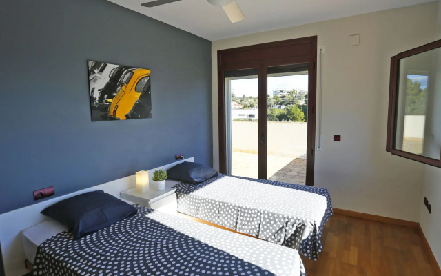 Villa PERALES