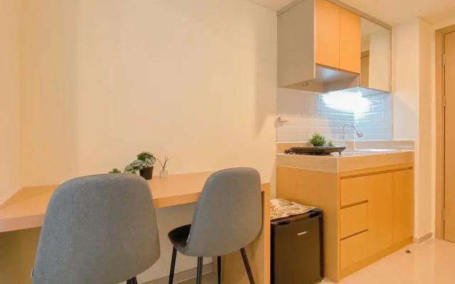 Comfy Warm Tone Studio At Meikarta Apartment