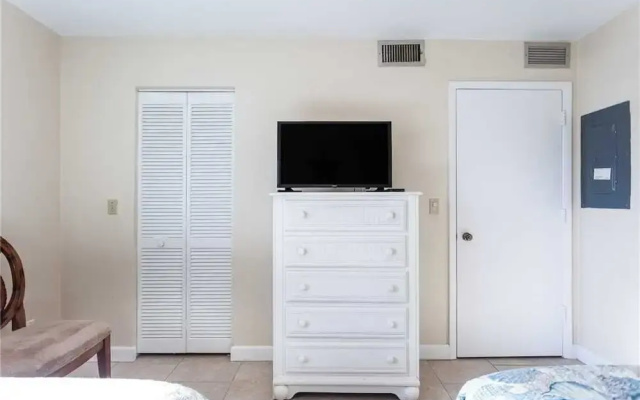 Shores Club 105 - Two Bedroom Condo