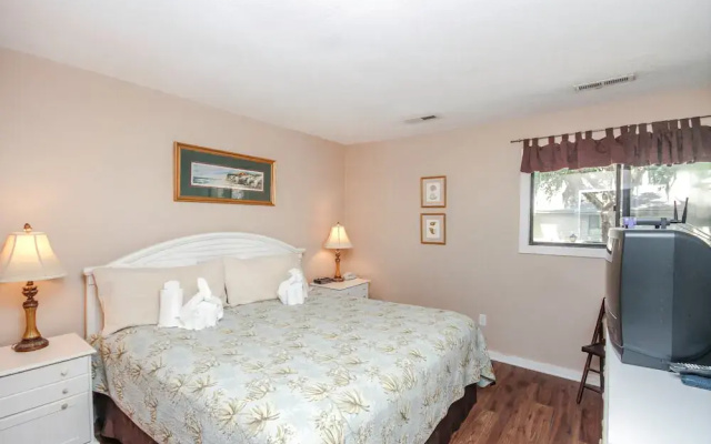 Greens 203 - One Bedroom Condo