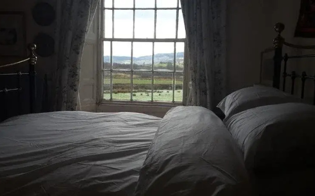 Green End House