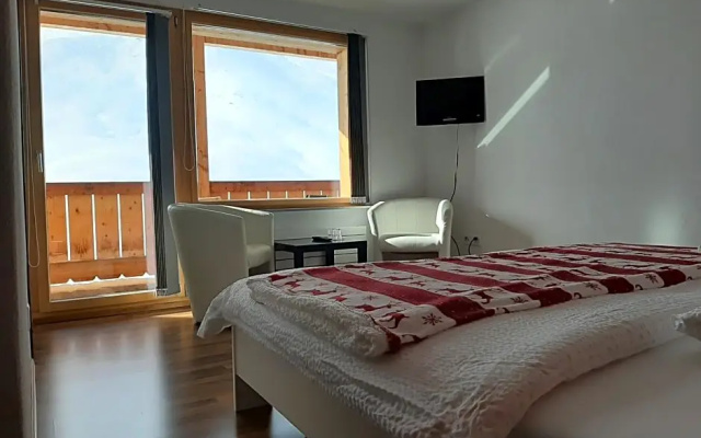 Hotel Avers