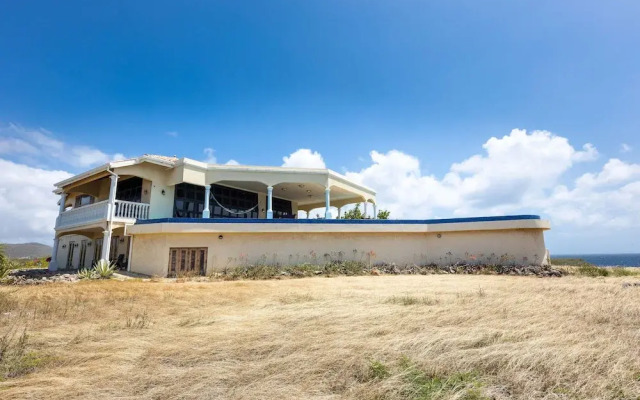 Cliff Villa