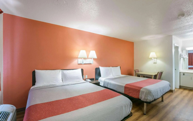 Motel 6 Dothan