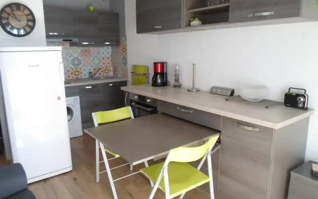 Appartement Balaruc-les-Bains, 1 pièce, 4 personnes - FR-1-503-89