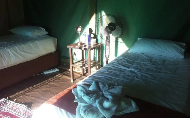Makumutu Lodge & Campsite