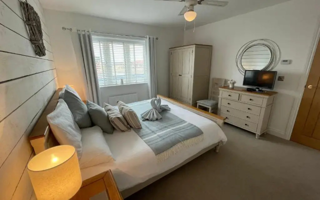 WHITBY-CAPTAINS HOUSE WHITBY - 4 bed Luxury Holiday Home