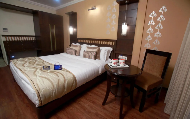OYO 1395 Hotel Gandhi International