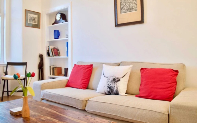 Bright And Comfortable 2 Bedroom Flat