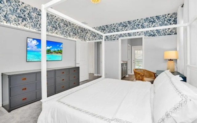 3516laven 8 Bedroom Villa