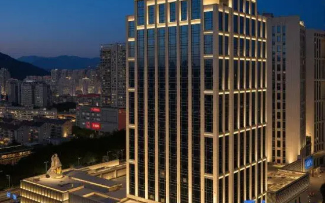 Outer Island City Hotel (Longyan Wanbao Plaza)
