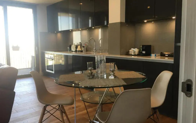 Luxurious serviced apartment in Croydon