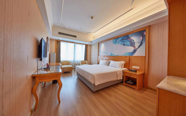 Days Suites Guangzhou South Railway Station