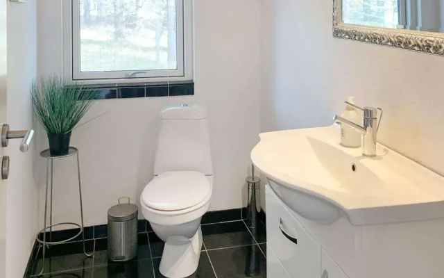 Cozy Holiday Home in RÃ¸dby near Beach