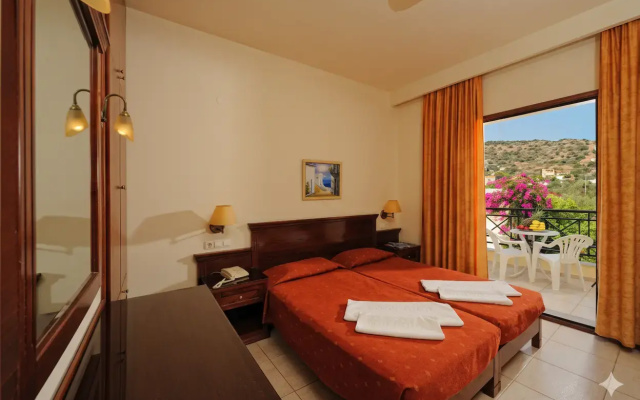 Maria Lambis Apartments