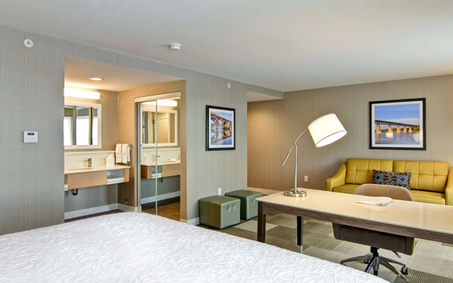 Hampton Inn & Suites by Hilton Saskatoon Airport