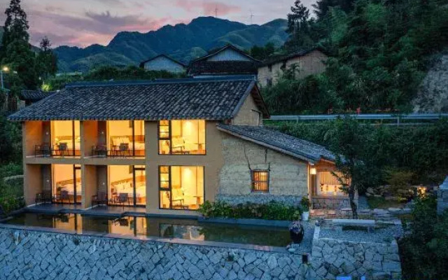 Tingtai Homestay (Titian Scenic Area)