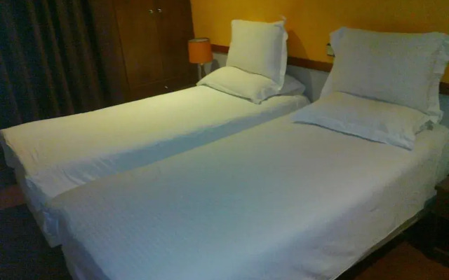 Ephira Hotel