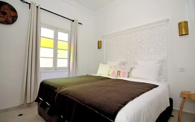 Riad larbi khalis