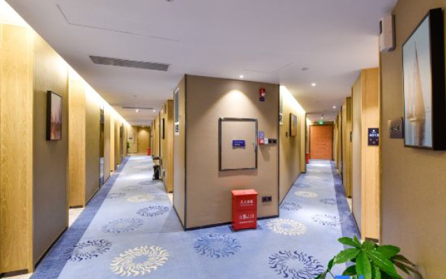 Bolton Hotel(铂尔顿酒店(深圳公明广场红花山体育中心店))