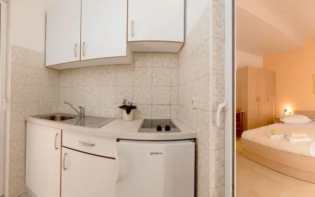 Beach Resort Apartments Bucina